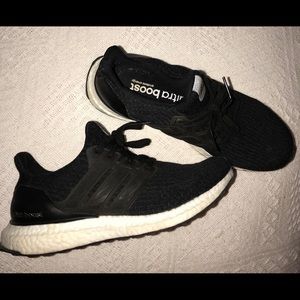 Adidas UltraBoost Like New